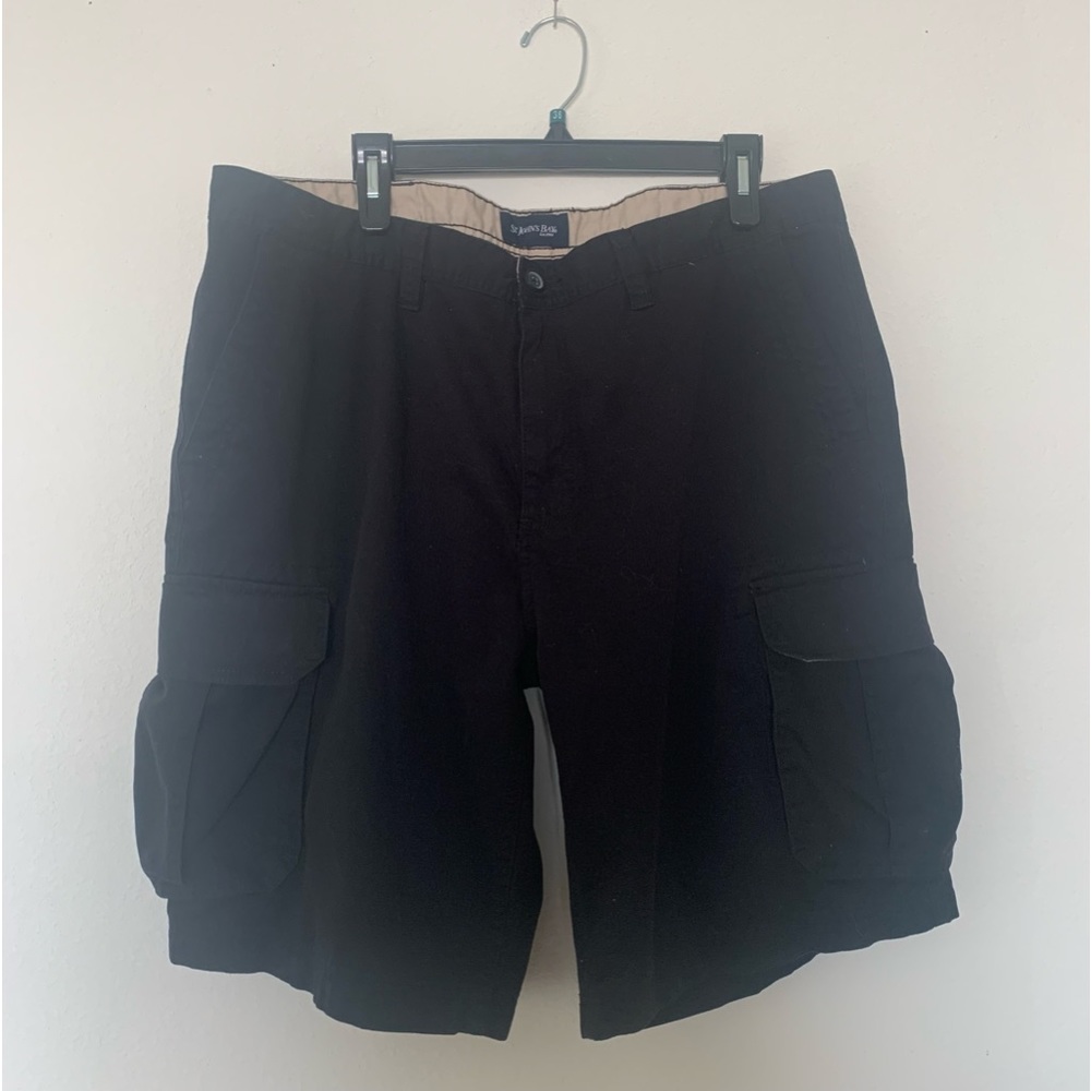 St John's Bay  Men's Black Cargo Shorts   Size 38